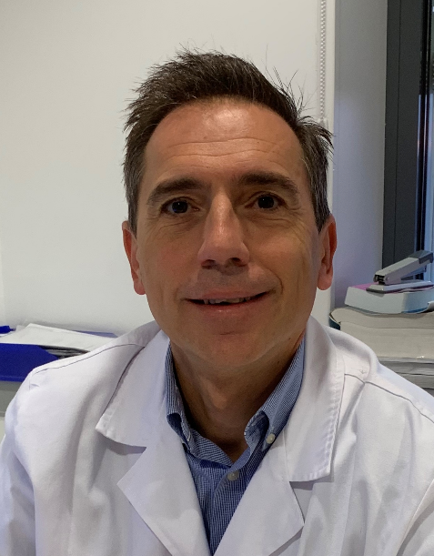 Coordinador científico-técnico del PROA en Galicia y Miembro de la Comisión de Infecciones y Política Antibiótica del CHUAC